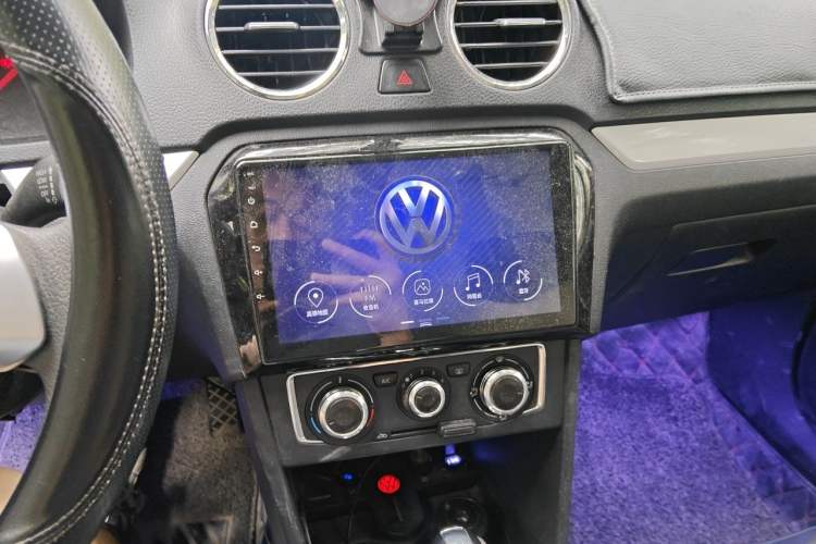 Used Volkswagen Jetta 2015 Value Edition 1.6L Automatic Comfort Version Audio And AC Panel
