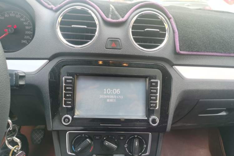 Used Volkswagen Jetta 2015 1.4L Manual Comfort Model Audio And AC Panel