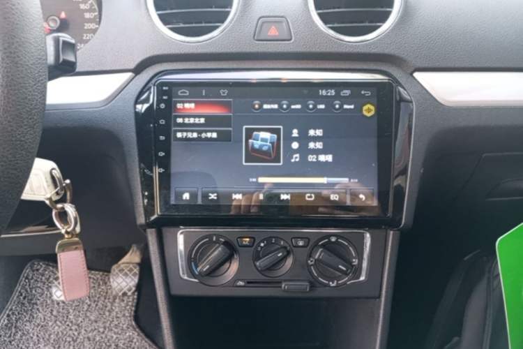 Used Volkswagen Jetta 2015 1.6L Manual Comfort Model Audio And AC Panel
