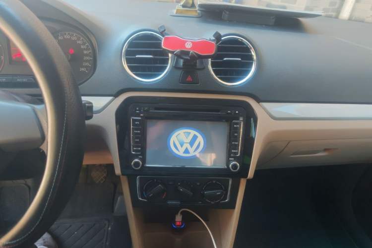 Used Volkswagen Jetta 2015 1.6L Manual Comfort Model Audio And AC Panel