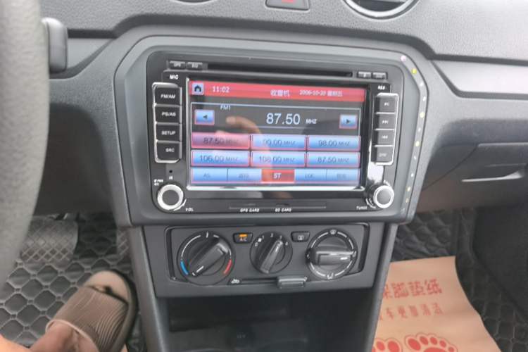 Used Volkswagen Jetta 2015 1.6L Automatic Fashion Model Audio And AC Panel