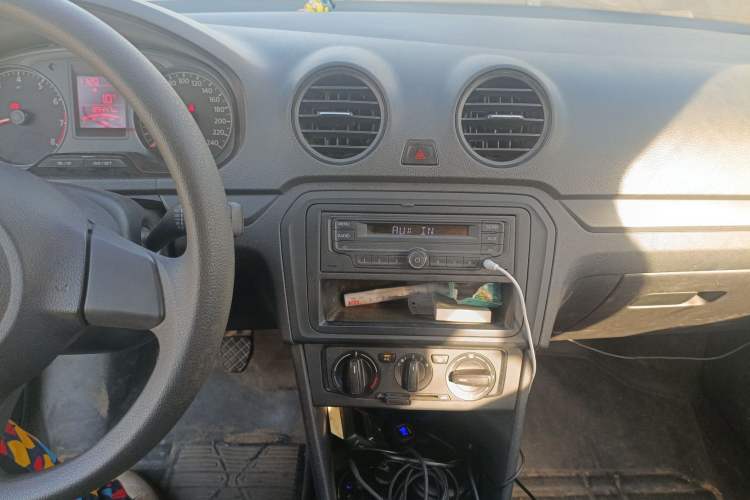 Used Volkswagen Jetta 2015 1.4L Manual Fashion Model Audio And AC Panel