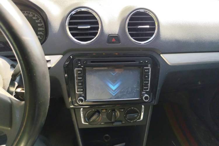 Used Volkswagen Jetta 2015 1.6L Automatic Comfort Model Audio And AC Panel