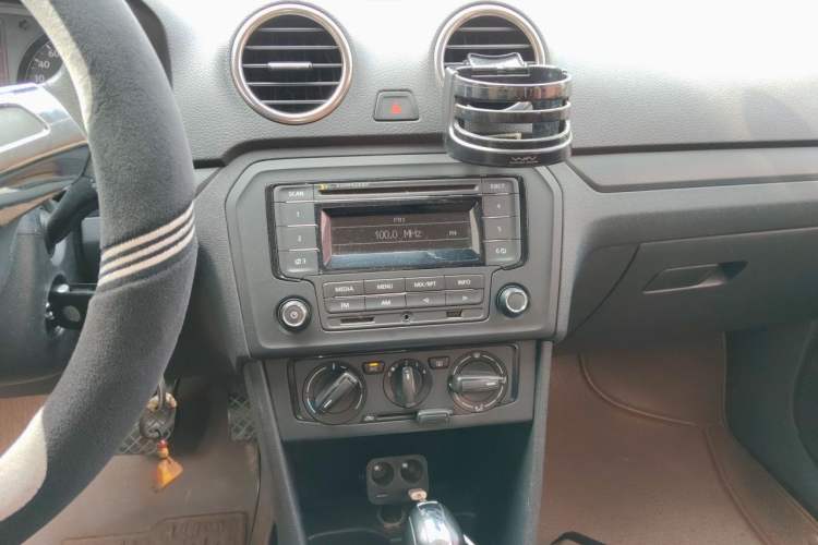 Used Volkswagen Jetta 2015 1.6L Automatic Fashion Model Audio And AC Panel