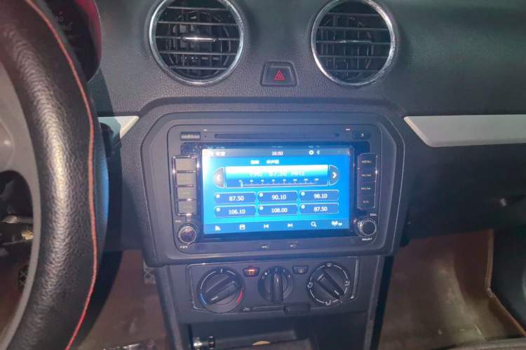 Used Volkswagen Jetta 2015 1.4L Manual Comfort Model Audio And AC Panel