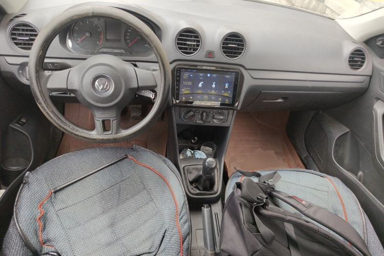 Used Volkswagen Jetta 2015 1.6L Manual Fashion Edition Center Console