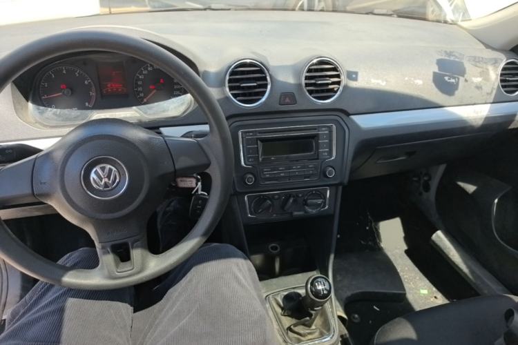 Used Volkswagen Jetta 2015 1.4L Manual Comfort Model Center Console