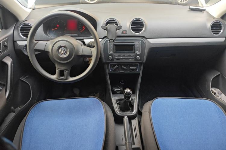 Used Volkswagen Jetta 2015 Zhuihui Edition 1.6L Manual Comfort Model Center Console