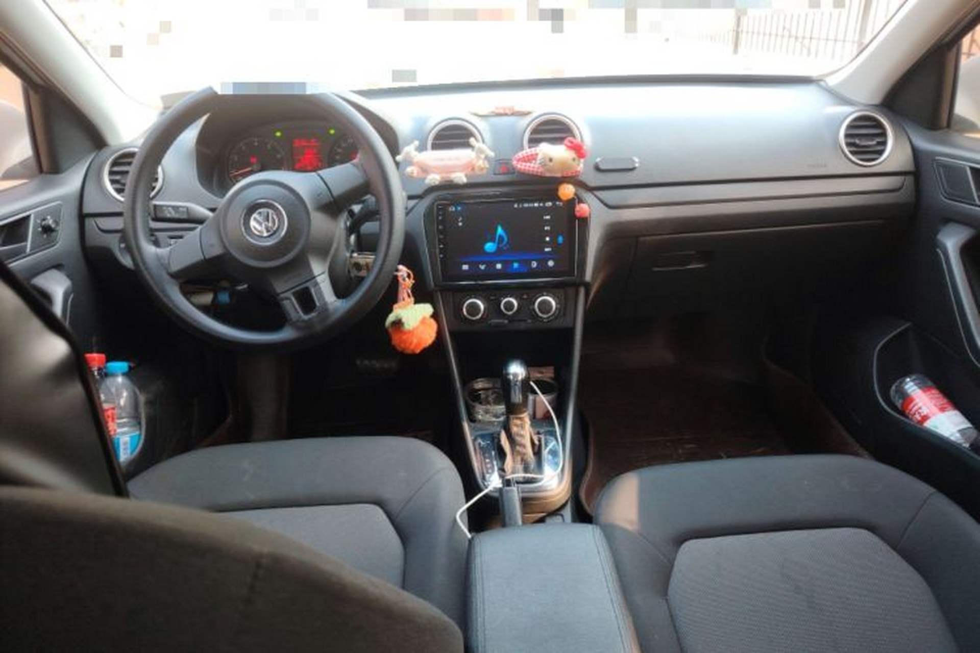 Used Volkswagen Jetta 2015 Value Edition 1.6L Automatic Fashion Version Center Console