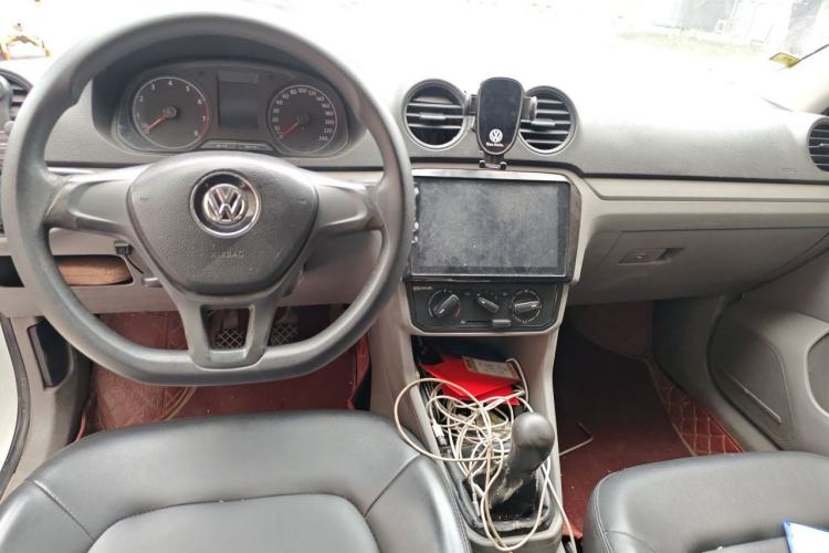 Used Volkswagen Jetta 2015 1.6L Manual Fashion Edition Center Console