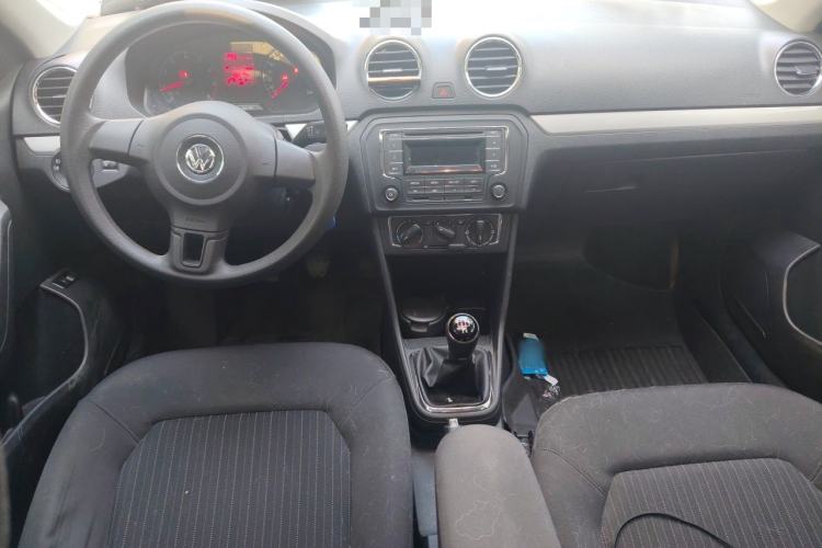 Used Volkswagen Jetta 2015 Zhuihui Edition 1.6L Manual Comfort Model Center Console