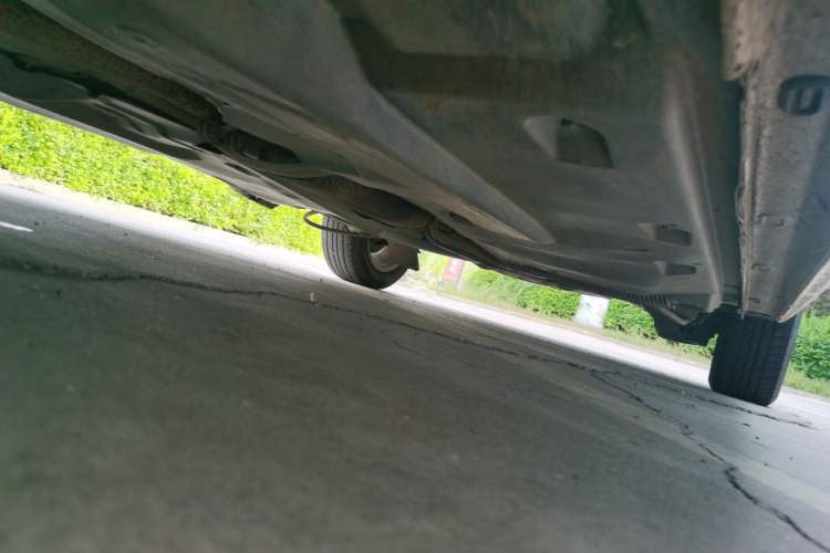 Used Volkswagen Jetta 2015 1.6L Manual Comfort Model Chassis Front Left