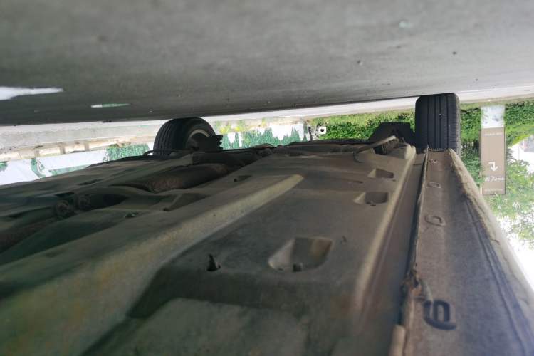 Used Volkswagen Jetta 2015 1.6L Manual Comfort Model Chassis Front Right