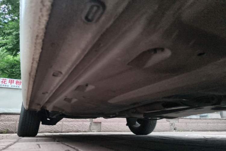 Used Volkswagen Jetta 2015 1.6L Manual Comfort Model Chassis Front Right
