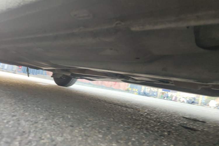 Used Volkswagen Jetta 2015 1.6L Manual Fashion Edition Chassis Front Right