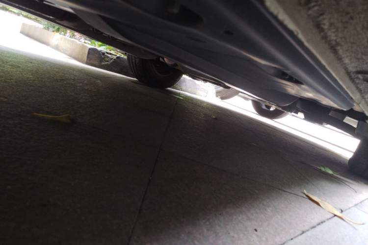 Used Volkswagen Jetta 2015 1.6L Automatic Fashion Model Chassis Front Right