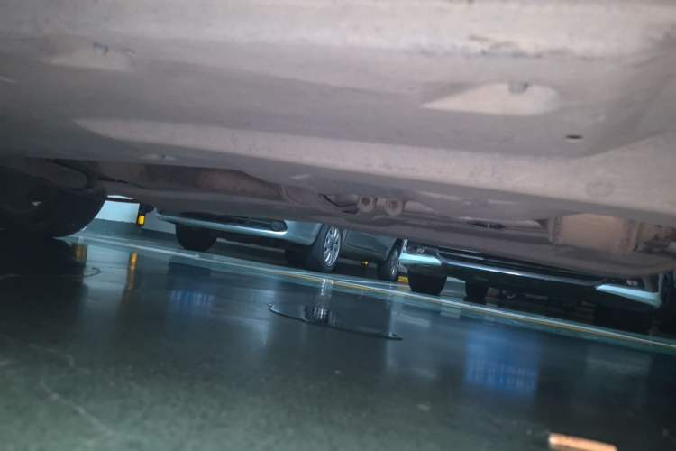Used Volkswagen Jetta 2015 1.4L Manual Comfort Model Chassis Front Right