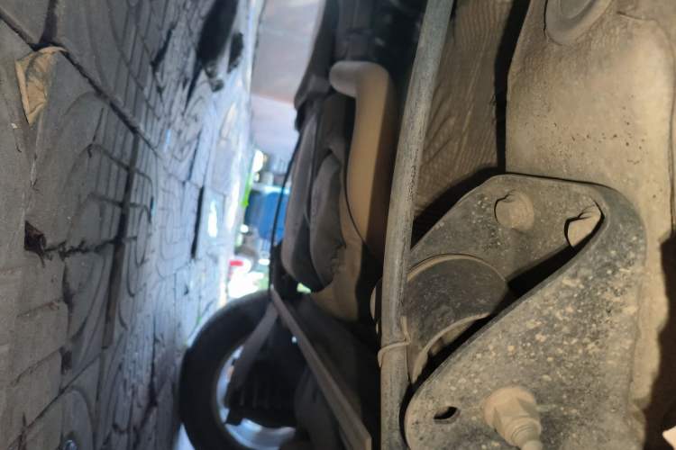 Used Volkswagen Jetta 2015 Zhuihui Edition 1.6L Manual Comfort Model Chassis Rear Left
