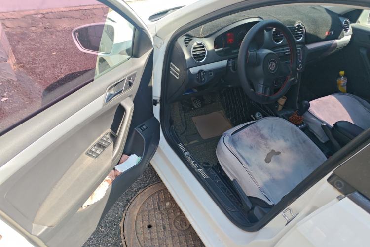 Used Volkswagen Jetta 2015 1.6L Manual Comfort Model Driver Seat