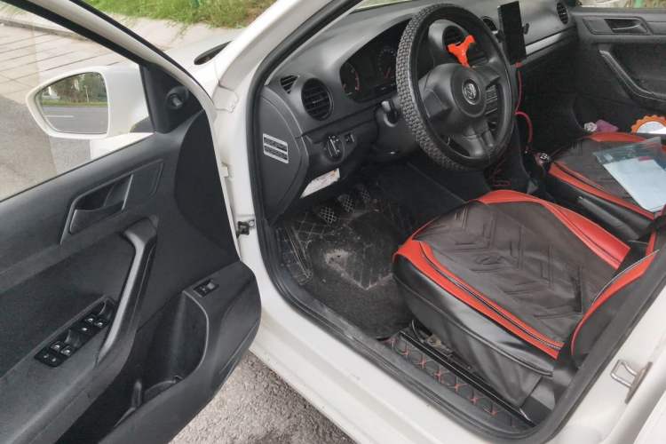 Used Volkswagen Jetta 2015 1.6L Manual Fashion Edition Driver Seat