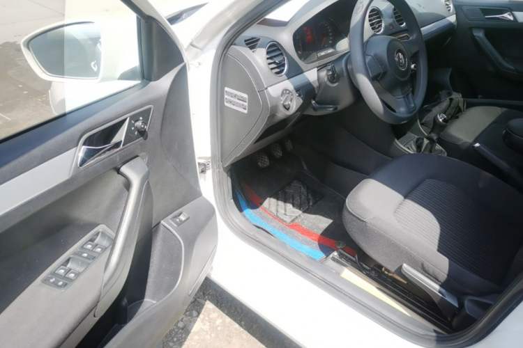 Used Volkswagen Jetta 2015 1.6L Manual Comfort Model Driver Seat