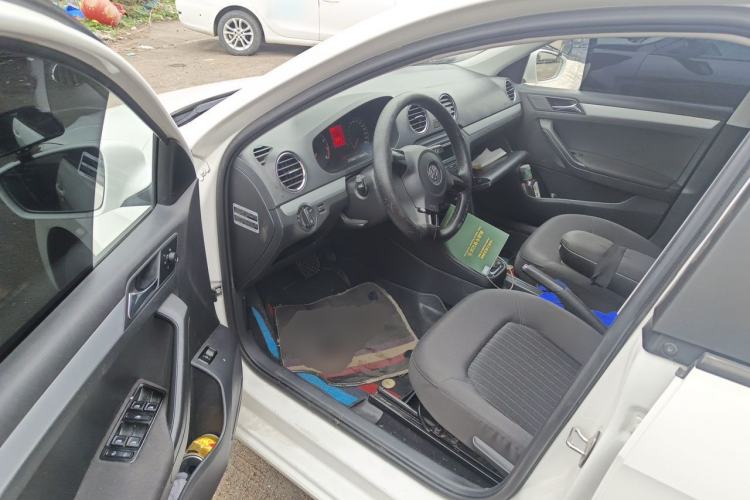 Used Volkswagen Jetta 2015 Value Edition 1.6L Automatic Comfort Version Driver Seat