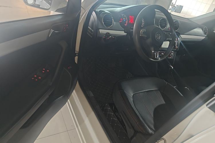 Used Volkswagen Jetta 2015 1.6L Automatic Comfort Model Driver Seat