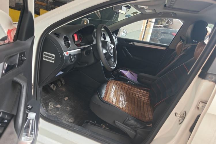 Used Volkswagen Jetta 2015 Zhuihui Edition 1.6L Manual Comfort Model Driver Seat