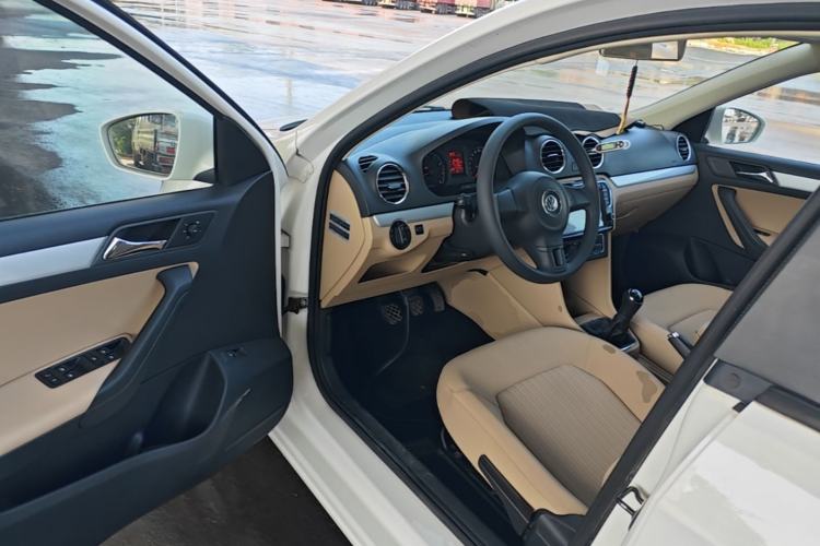 Used Volkswagen Jetta 2015 1.4L Manual Comfort Model Driver Seat