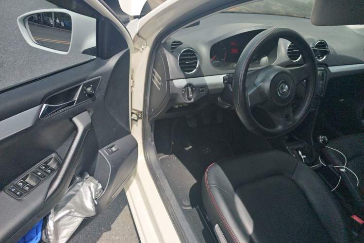 Used Volkswagen Jetta 2015 1.6L Manual Comfort Model Driver Seat