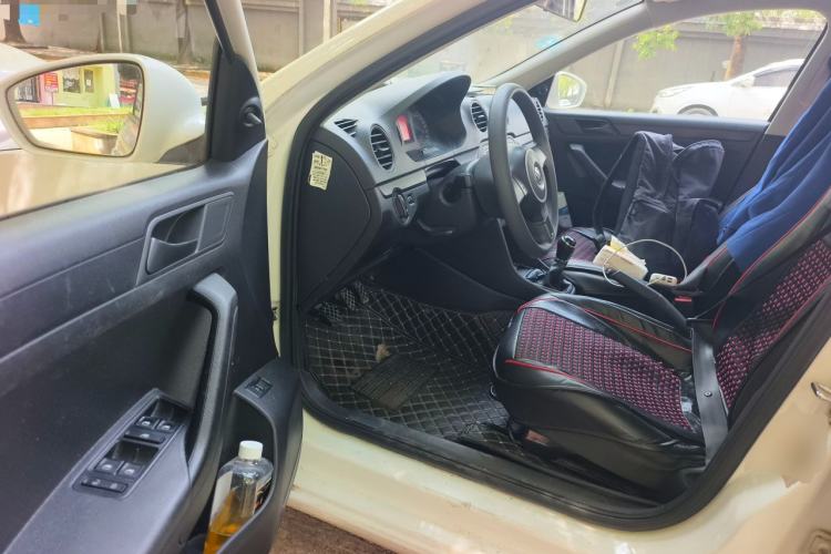 Used Volkswagen Jetta 2015 1.6L Manual Fashion Edition Driver Seat