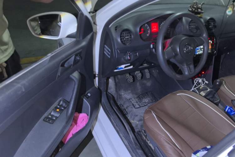 Used Volkswagen Jetta 2015 Zhuihui Edition 1.4L Manual Fashion Model Driver Seat