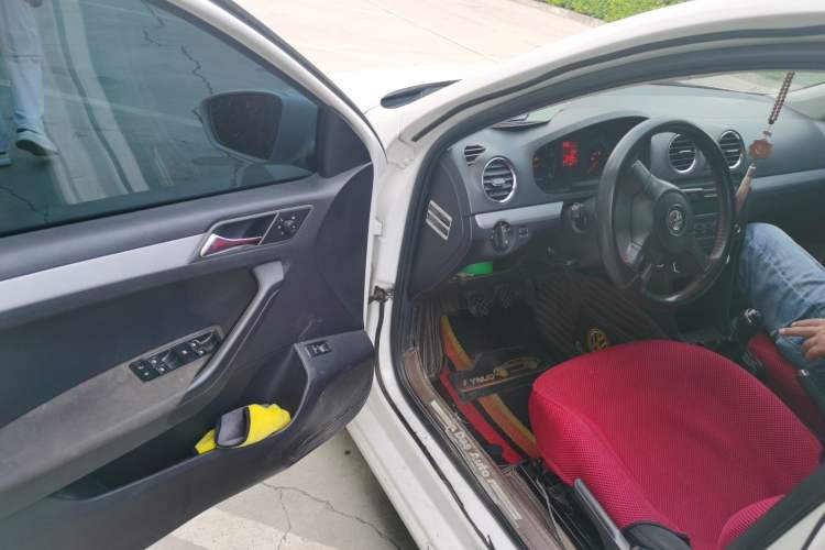 Used Volkswagen Jetta 2015 1.6L Manual Comfort Model Driver Seat