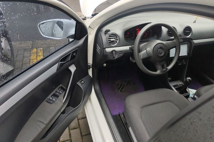 Used Volkswagen Jetta 2015 Zhihui Edition 1.4L Manual Comfort Model Driver Seat