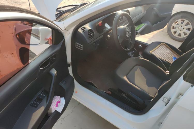 Used Volkswagen Jetta 2015 Value Edition 1.6L Manual Fashionable Style Driver Seat