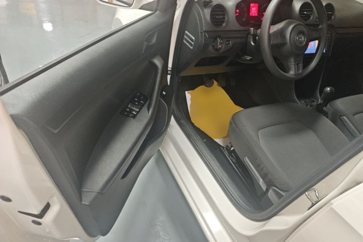 Used Volkswagen Jetta 2015 1.6L Manual Fashion Edition Driver Seat