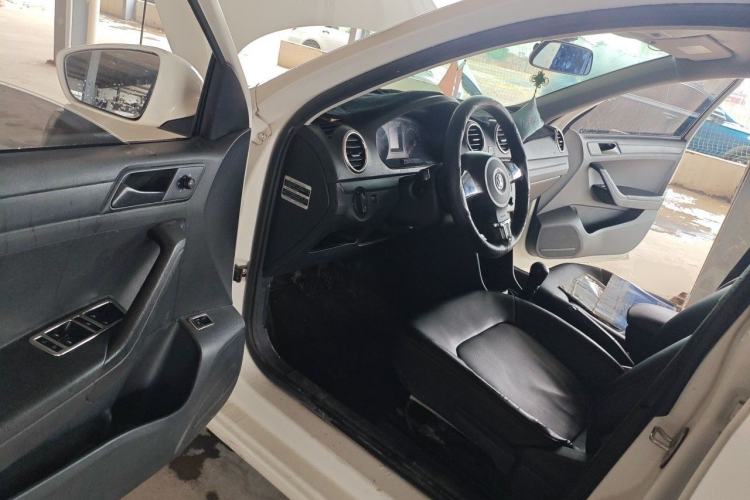 Used Volkswagen Jetta 2015 Zhuihui Edition 1.4L Manual Fashion Model Driver Seat