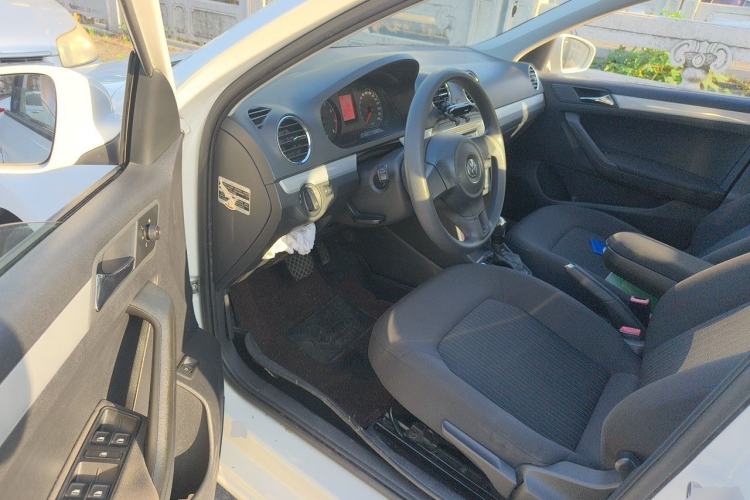 Used Volkswagen Jetta 2015 Value Edition 1.6L Automatic Comfort Version Driver Seat