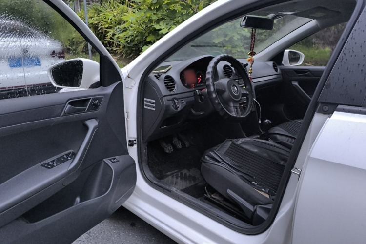 Used Volkswagen Jetta 2015 Value Edition 1.6L Manual Fashionable Style Driver Seat