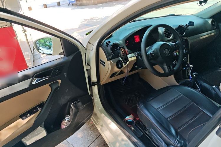 Used Volkswagen Jetta 2015 Zhuihui Edition 1.6L Manual Comfort Model Driver Seat