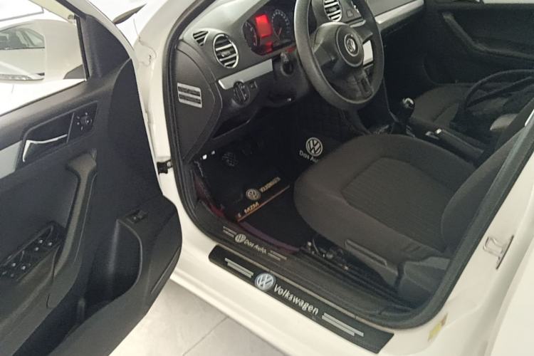 Used Volkswagen Jetta 2015 1.6L Manual Comfort Model Driver Seat