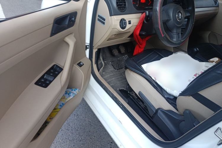 Used Volkswagen Jetta 2015 Value Edition 1.6L Manual Fashionable Style Driver Seat