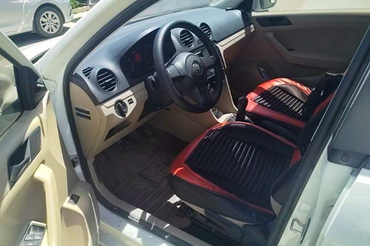 Used Volkswagen Jetta 2015 1.6L Manual Fashion Edition Driver Seat