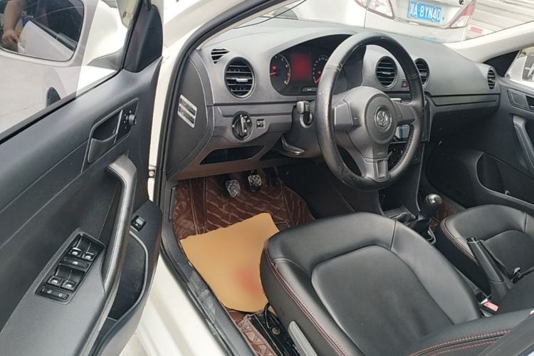 Used Volkswagen Jetta 2015 Zhuihui Edition 1.4L Manual Fashion Model Driver Seat