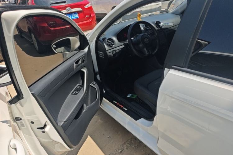 Used Volkswagen Jetta 2015 Value Edition 1.6L Manual Fashionable Style Driver Seat