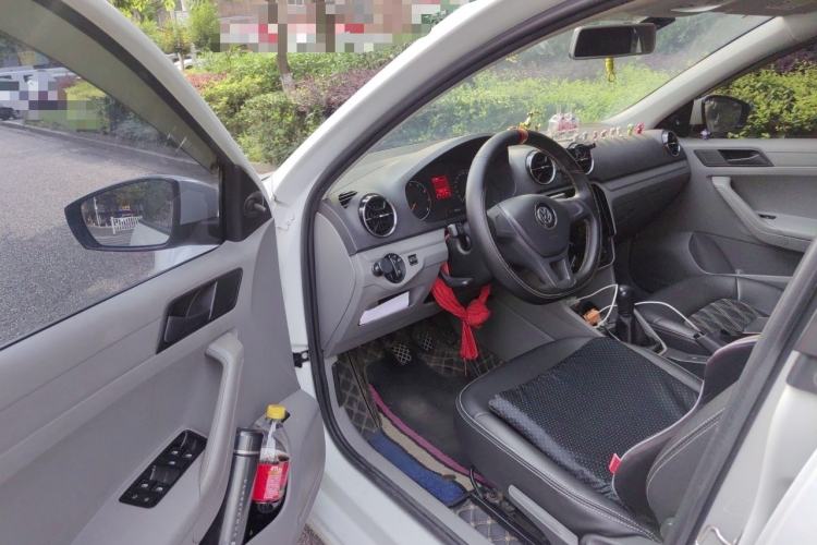 Used Volkswagen Jetta 2015 1.6L Manual Fashion Edition Driver Seat