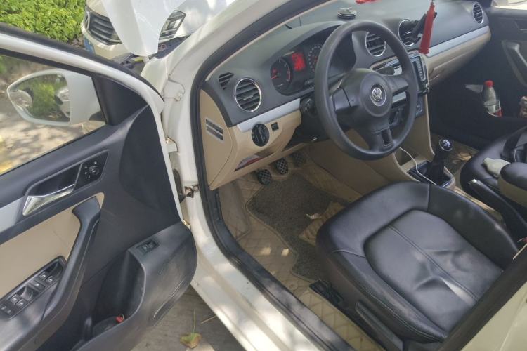 Used Volkswagen Jetta 2015 1.6L Manual Fashion Edition Driver Seat