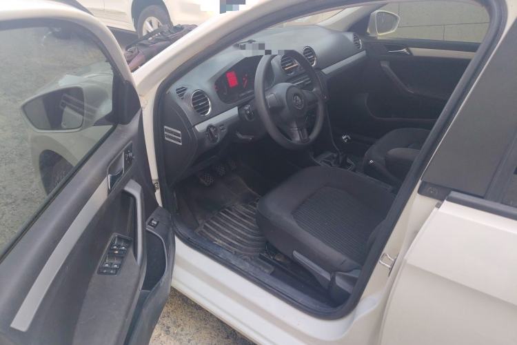Used Volkswagen Jetta 2015 Zhuihui Edition 1.6L Manual Comfort Model Driver Seat