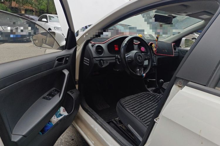 Used Volkswagen Jetta 2015 Value Edition 1.6L Manual Fashionable Style Driver Seat