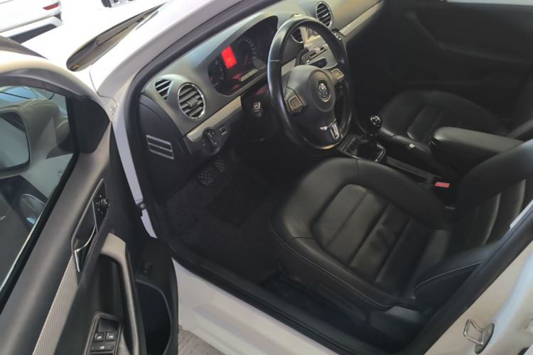 Used Volkswagen Jetta 2015 1.4L Manual Comfort Model Driver Seat